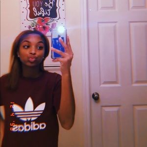 Meet your Posher, Amia